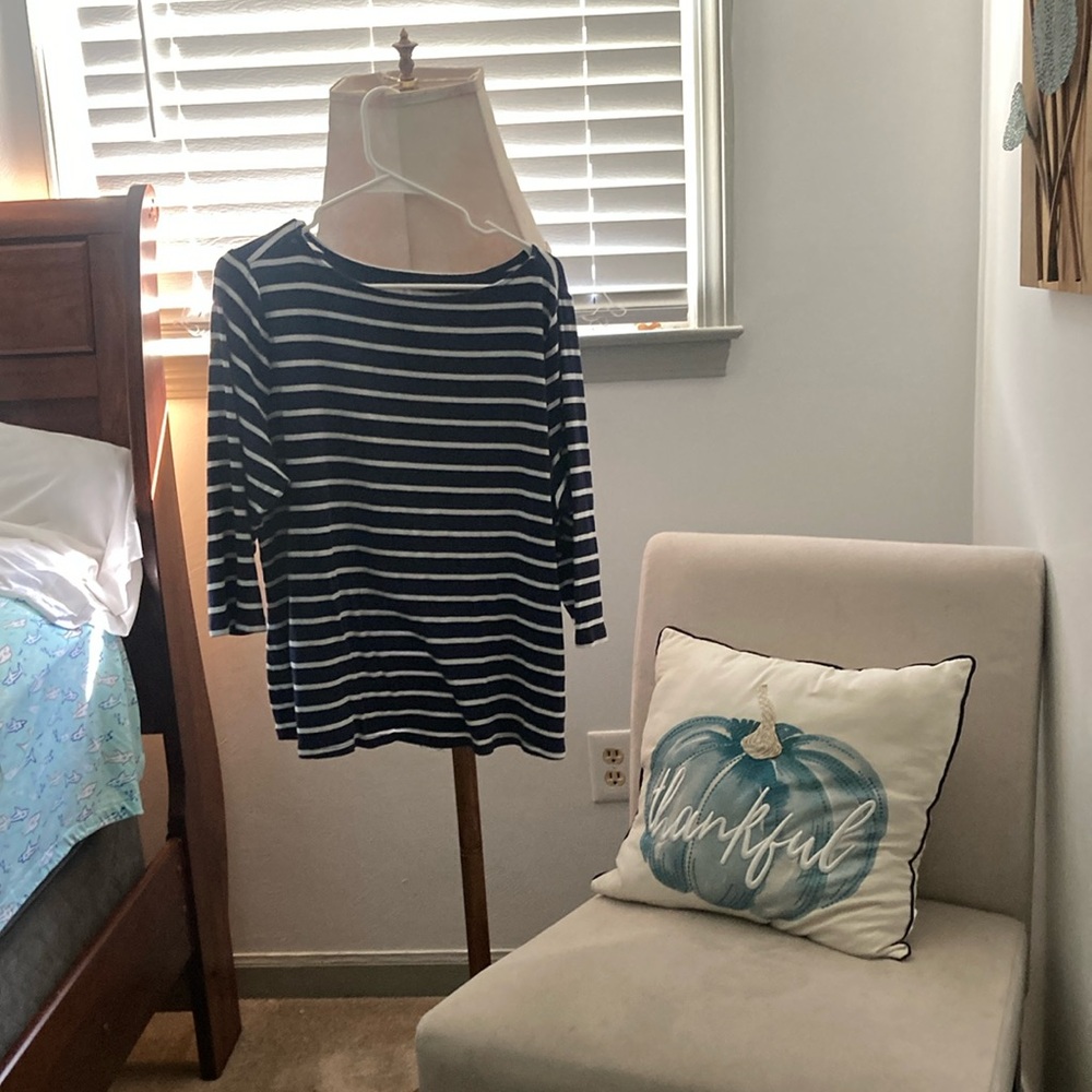 Navy/white quarter length sleeves Sz XXL